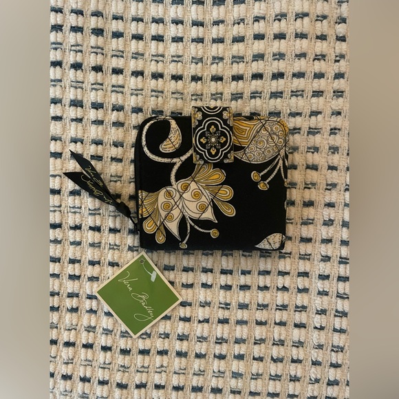 Vera Bradley Handbags - Vera Bradley Quilted Wallet